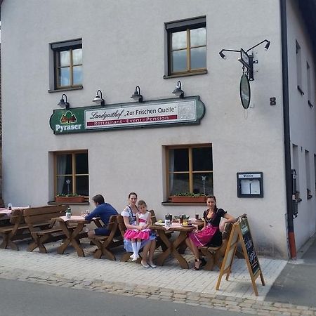 Zur Frischen Quelle Hotel Оберасбах Екстериор снимка