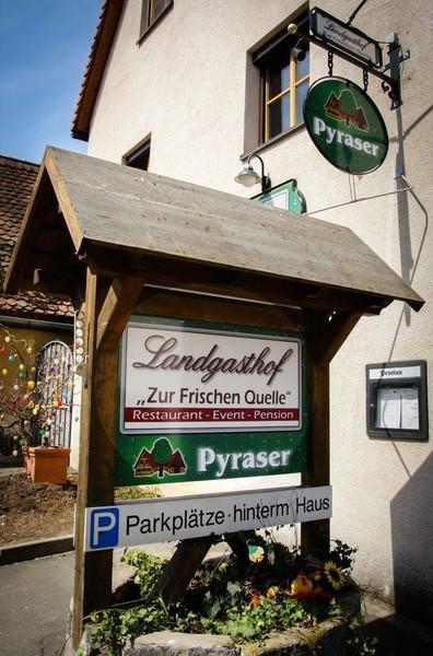 Zur Frischen Quelle Hotel Оберасбах Екстериор снимка