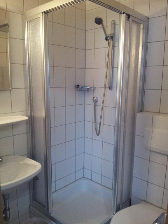 Zur Frischen Quelle Hotel Оберасбах Стая снимка